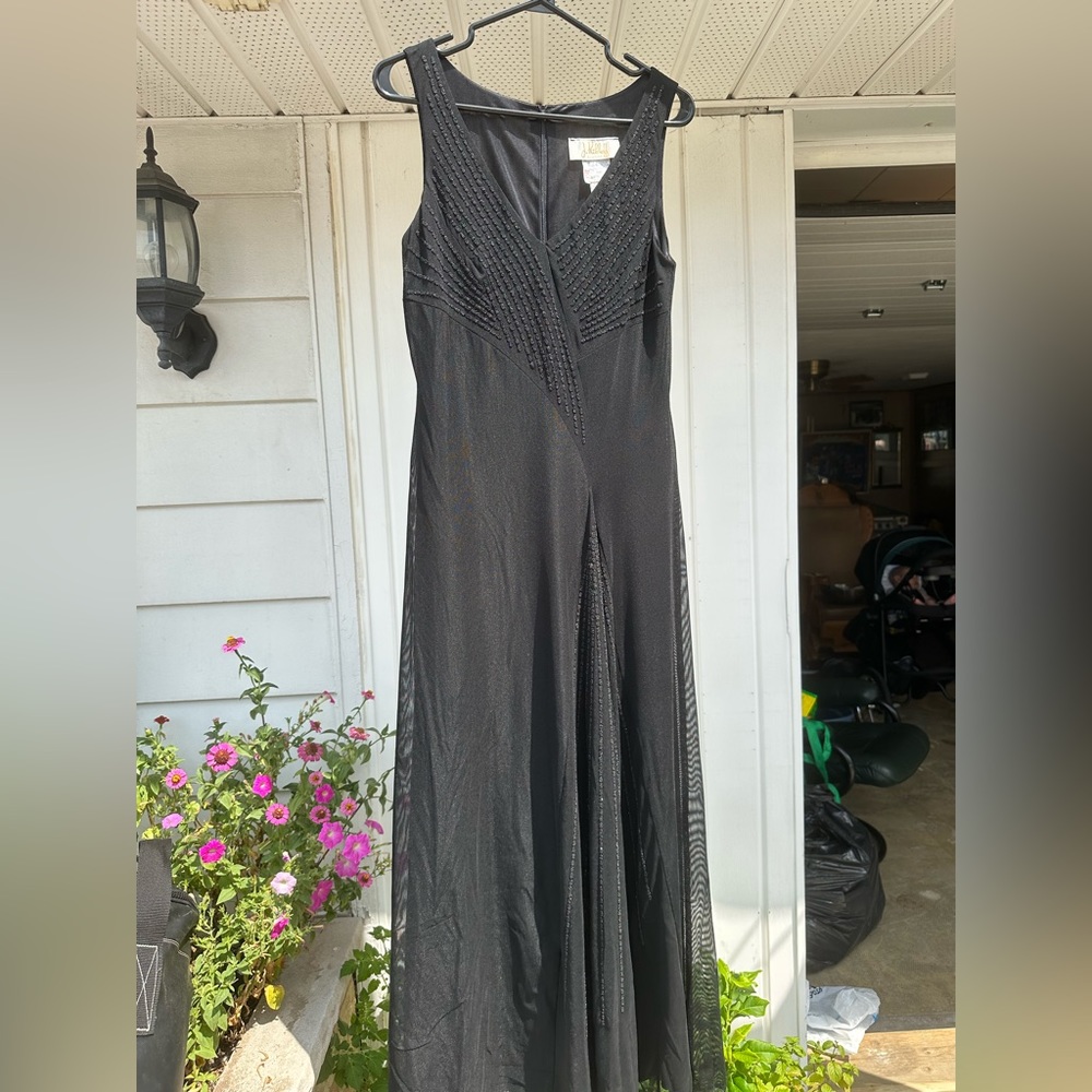 DRESS